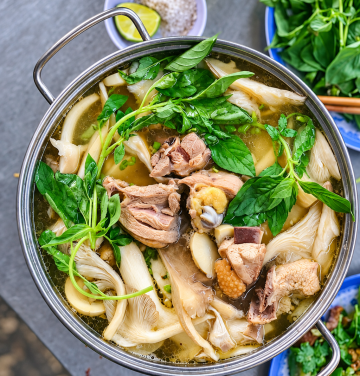 Lẩu gà lá é
